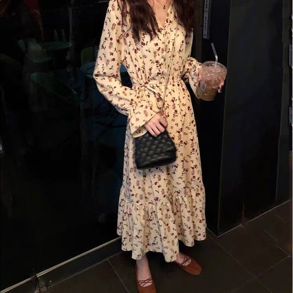 Floral dress - Picture 3 of 5